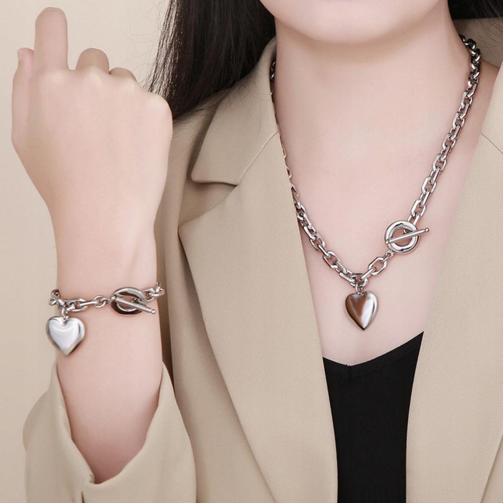 Beautiful Golden Heart Key Necklace Chain Fashionable Elegance And Chic 45 Cm