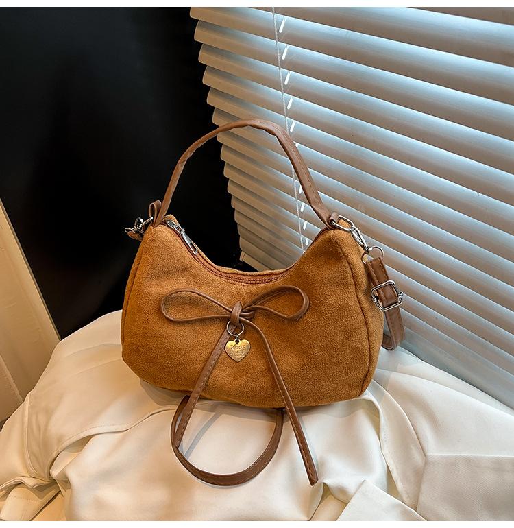 

Ретро матовая сумка-бант маленькая женская 2025 новая модная замшевая портативная сумка-пельмень осень и зима сумка-мессенджер коричневый