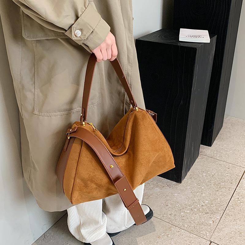 

Niche Crossbody Bag, High-end Pillow Bag, Large-capacity Single-shoulder Handbag коричневый