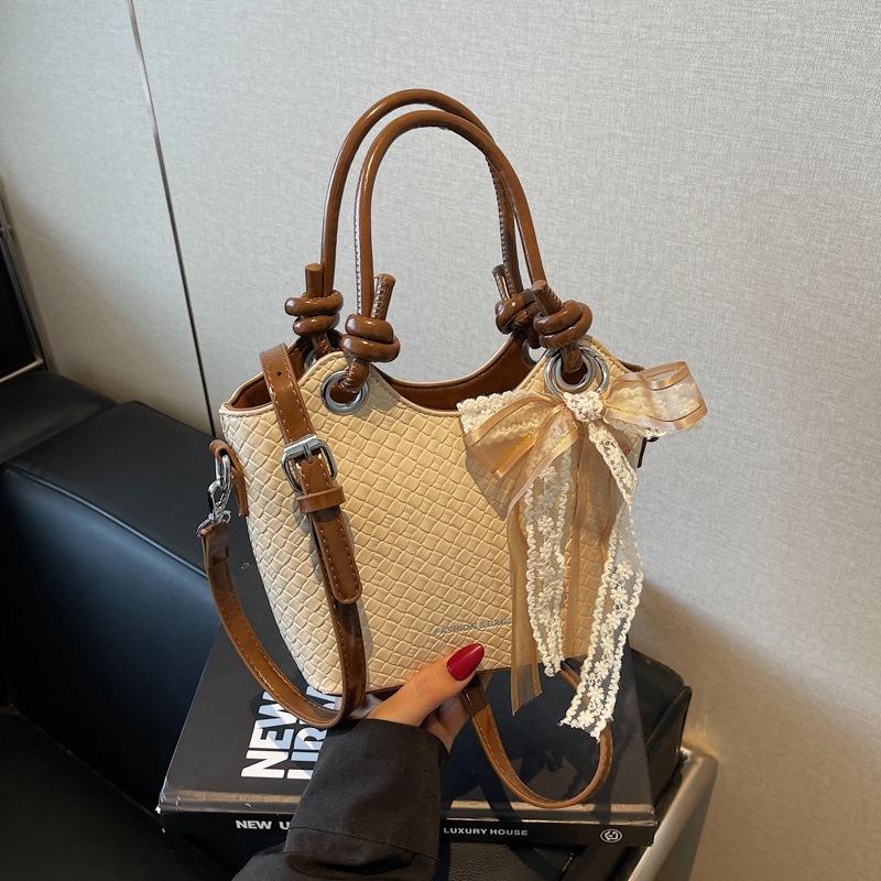 High-end Fashion Portable Bucket Bag Women's New Versatile Simple Messenger Bag Trendy Solid Color Shoulder Bag