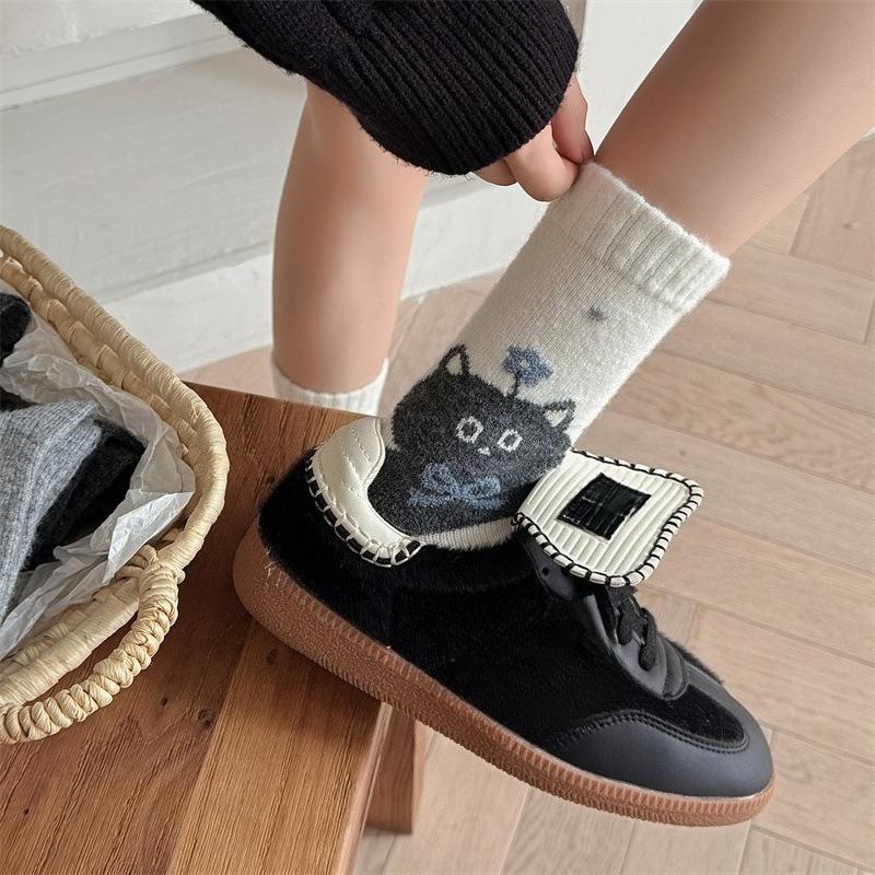 Autumn and Winter Women's Mid-calf Socks in Grey Tones, Cute Cat Warmth Wool Socks for Women