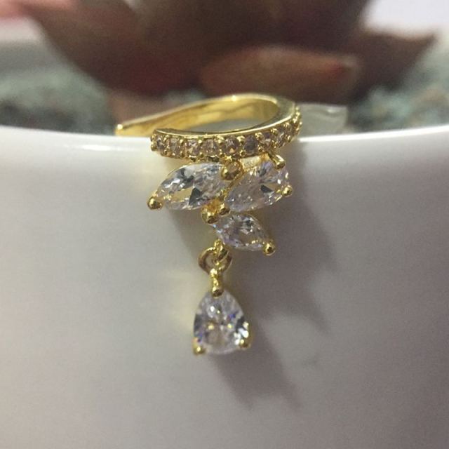 Plain Simple Star Women Shape Cubic Zircon Ear Cuff Charming Crystalline Clip On Earrings Earcuff Without Piercing Earrings Jewelry Giveaway