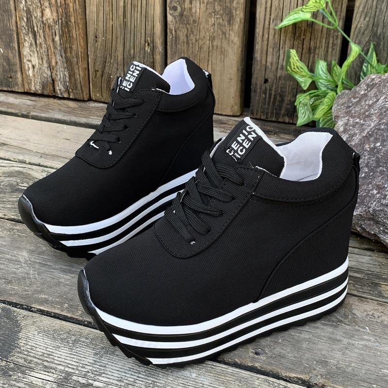 Modische Low-Top-Einzelschuhe mit dicker Sohle für Damen Herbst Neue Farbblock-Vielseitige Bequeme Rutschfeste Klobige Sneaker