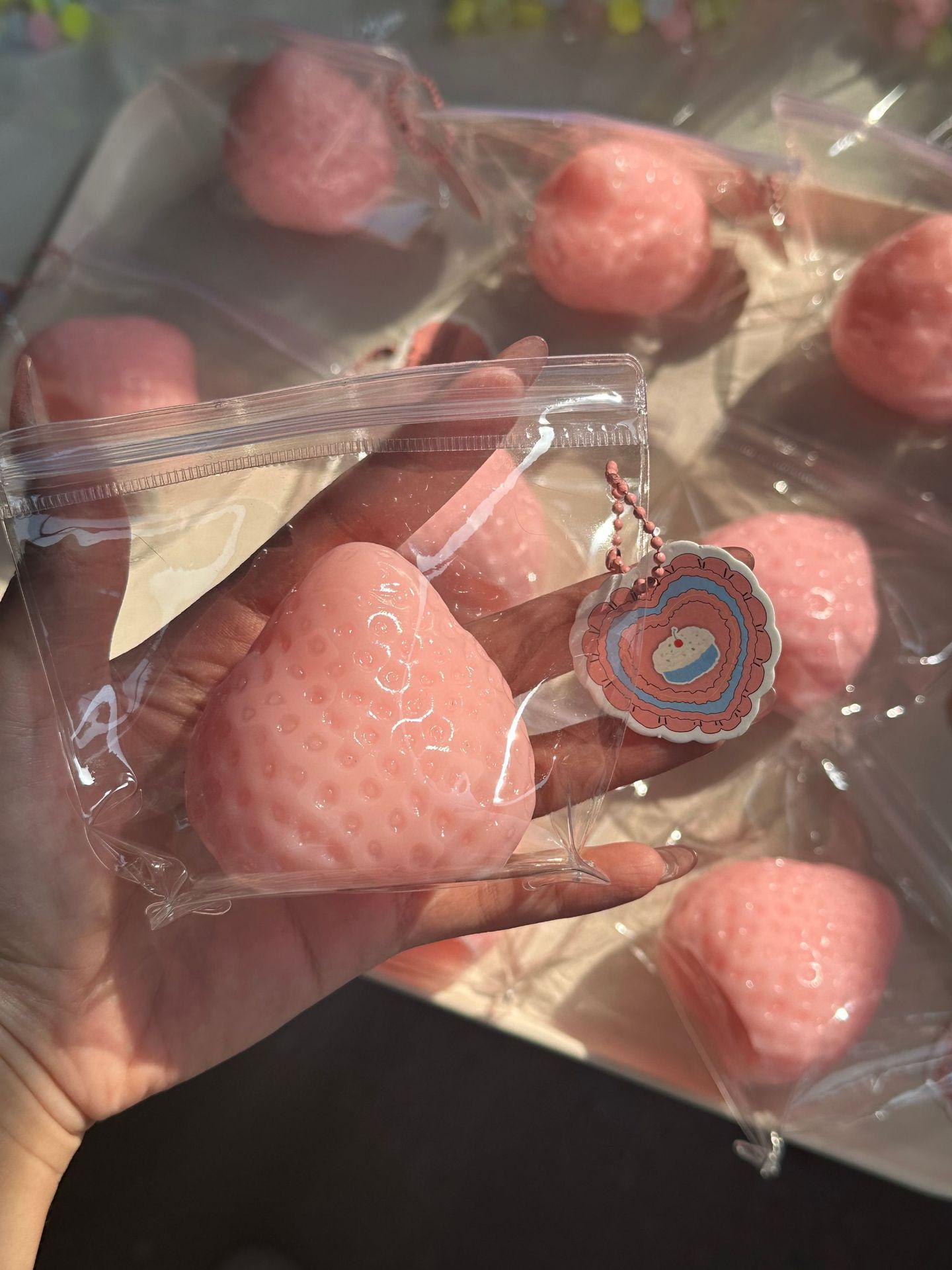 

Модель-симулятор Клубничное сжатие : Сделай сам Игры с едой, Украшение торта, Подарок для детского сада