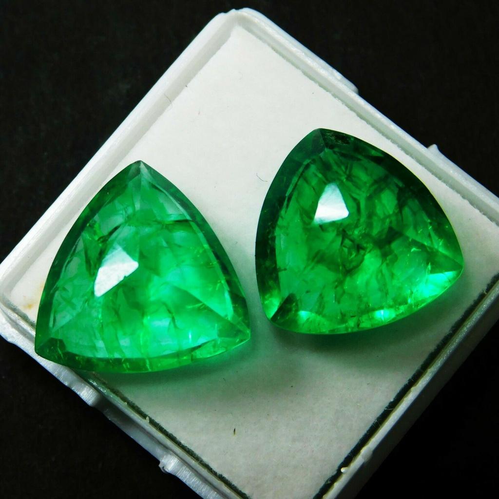 Natural Green Emerald Loose Gemstone 16.56 Ct   Trillion Shape Pair