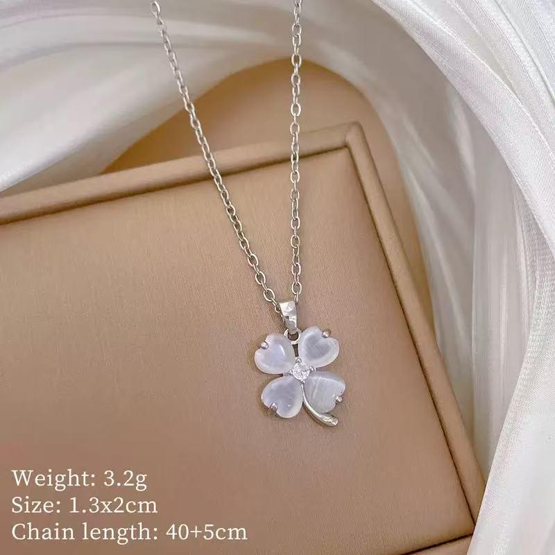 Retro INS Style Multicolor Zircon French Peach Heart Necklace with Diamonds and Titanium Stainless Steel