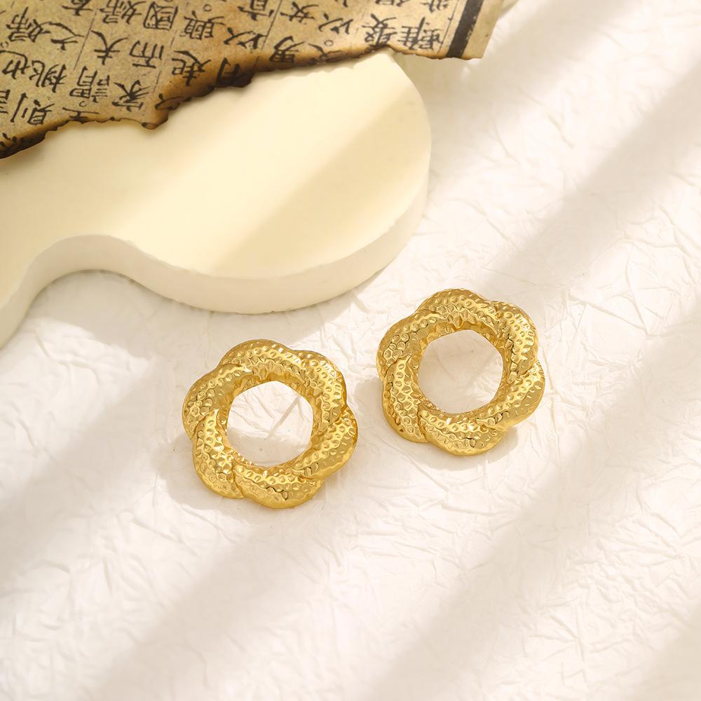 Temperament Retro Vertical Striped Stud Earrings High-Grade Stainless Steel Hollow Love Butterfly Earrings Women'S Niche Earrings