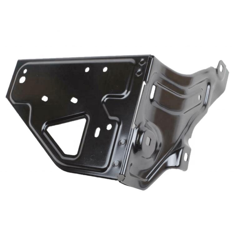 LR002318 and LR002316 Fit the Front Fender Liners of Land Rover Freelander 2.