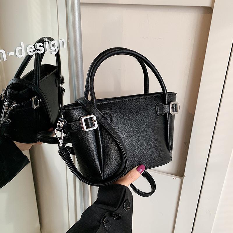 Ielgy High-End Retro Autumn Winter All-Match Messenger Bag Fashion Portable Bucket Bag