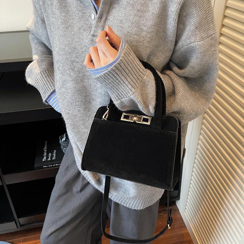 2026 Retro Frosted Textured Handbag: Versatile Women's Shoulder & Crossbody Bag