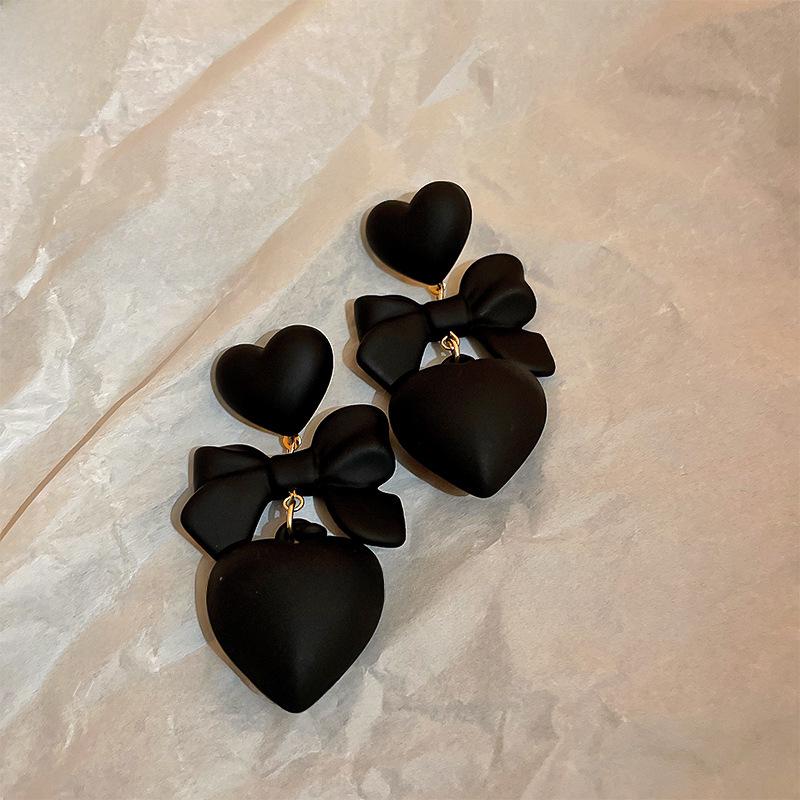 Silver Needle Dark Style Love Bow Ohrringe - Modisch, Einzigartig, Alleskönner, Elegantes und Nischendesign.