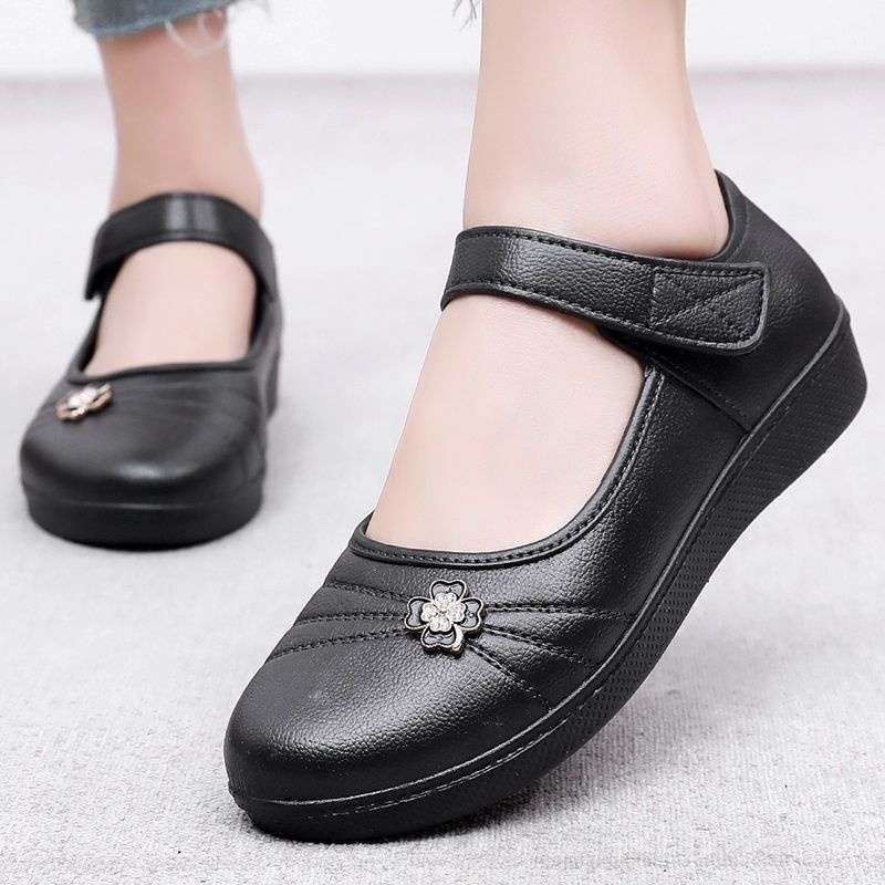 

Новая водонепроницаемая обувь дождевая обувь женская одежда ходьба по воде нескользящая модная на плоском каблуке мягкая подошва легкая рабочая обувь One size smaller, please place one size larger