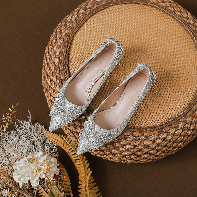 Bride's main wedding shoes Xiuhe wedding dress two wear crystal shoes women's 2025 new autumn French thick heel single shoes are not tired
