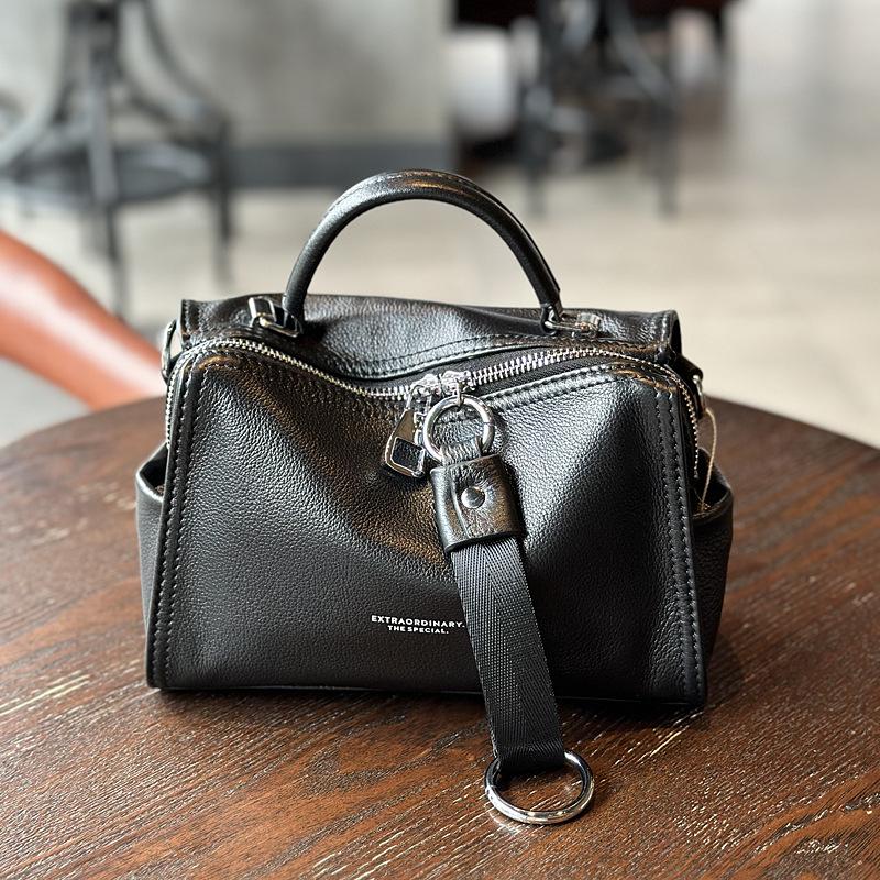 Boston Handbag Women's Spring New Fashionable Large Capacity Casual Pillow Bag Versatile Retro Single Shoulder Crossbody Bag