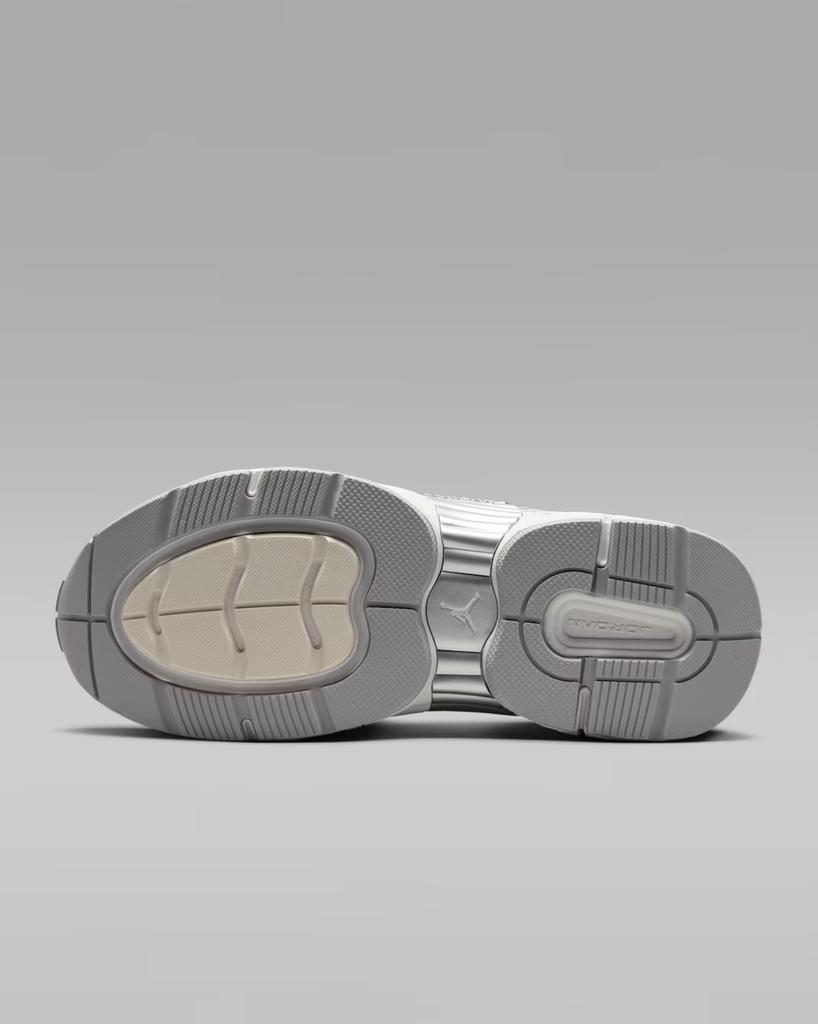 IR1839-100 Nike Jordan Trunner O/S Swan/Wolf Grey/Reflect Silver/Summit (Women's