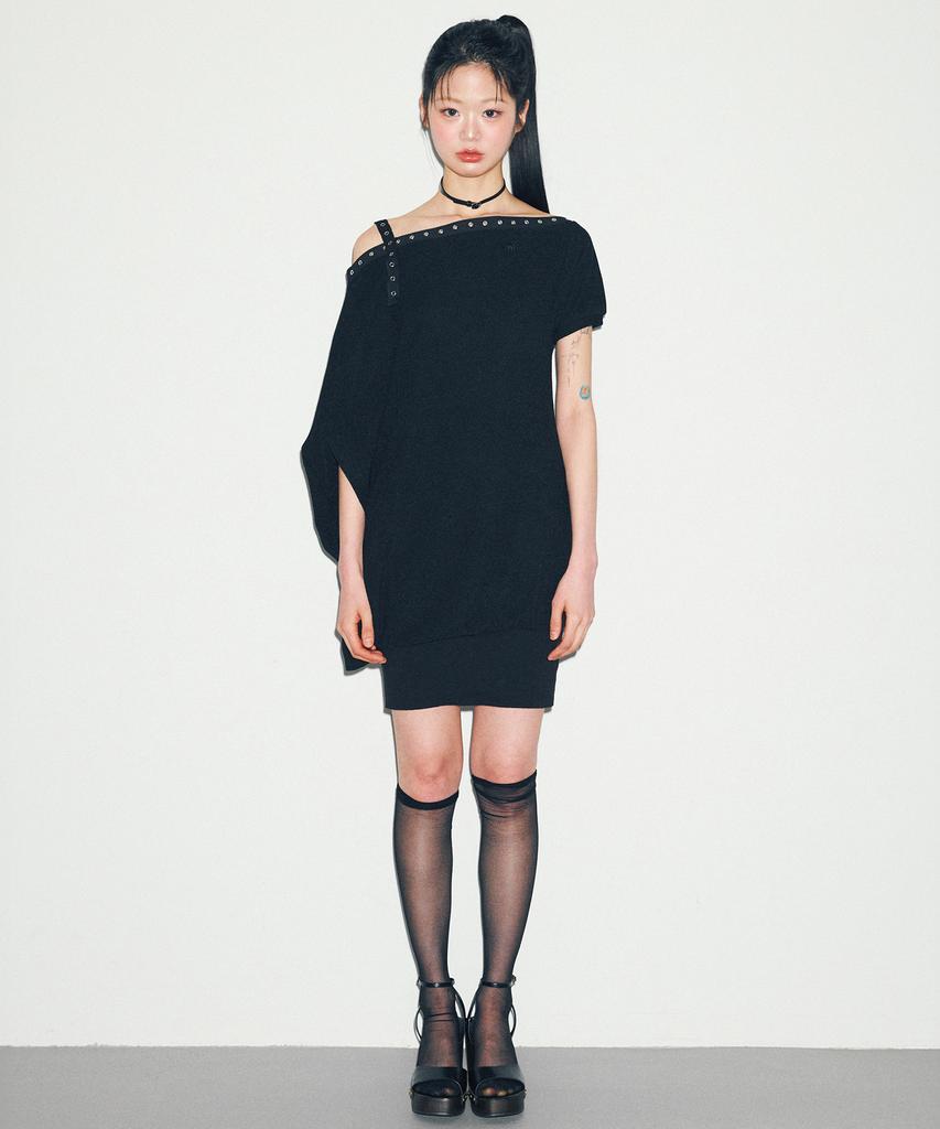 Nilring D07.00 Unbalanced Boat Neck Short-Sleeved Dress _ Black