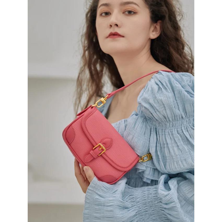 

Новая женская сумка-мессенджер, модная текстура, красная жидкая маленькая квадратная сумка, высококачественная женская сумка на плечо сладкого цвета