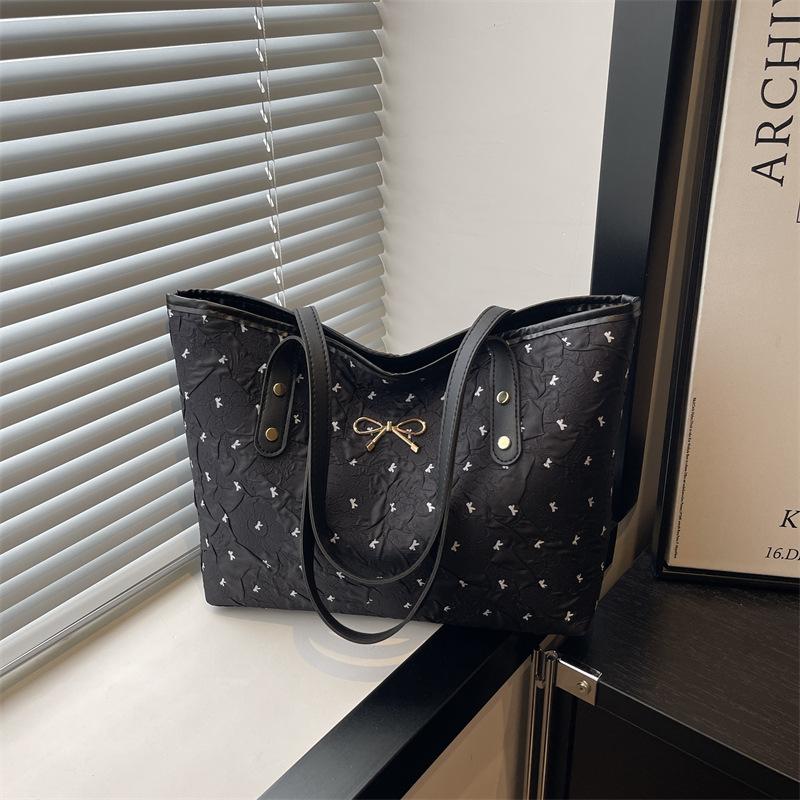 

Large capacity women s portable tote bag summer popular new beautiful bow shoulder armpit bag чёрный