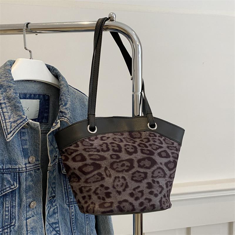 Trendy Korean Style Large Capacity Women s Bucket Bag Perfect For Everyday Use And Commute чёрный