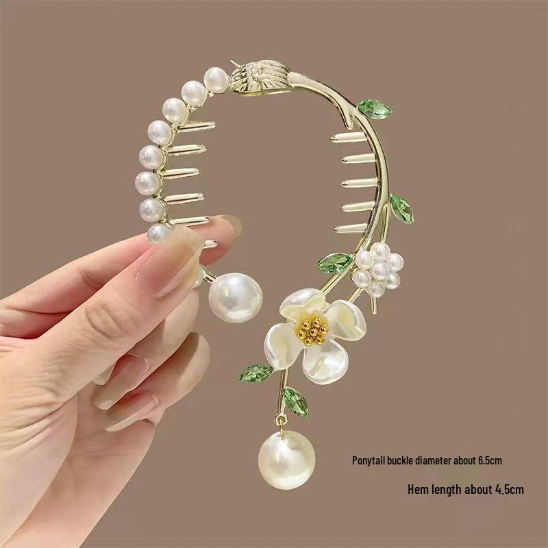 

Заколка-кисточка «Ландыш» — Элегантный аксессуар с розой и зажимом-крабом для женских причесок «полупучок»