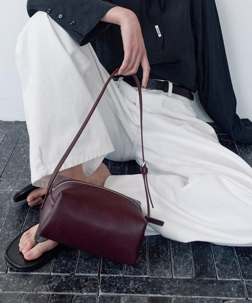Levar Classic Box Shoulder Bag - Dusky Burgundy