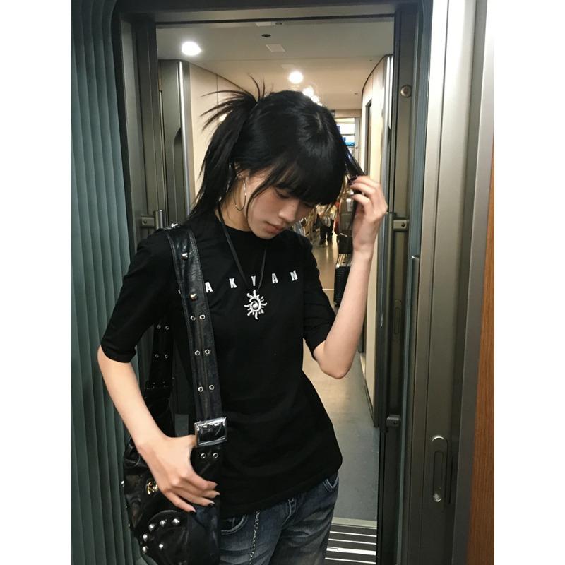 TrendHub  Y2k Japanese T-shirt Women Short Sleeve Print Graphic Tops Streetwear American Retro Vintage Tops E-girls Korean Tee