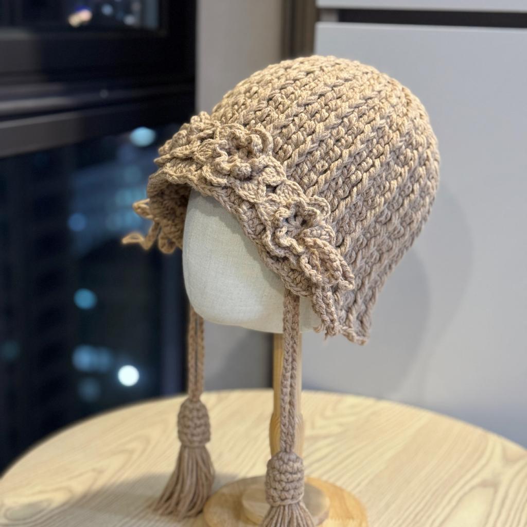 Retro Flower Hand Woven Braided Woolen Hat for Women in Autumn and Winter Warm and Versatile Tassel Knitted Hat