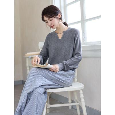 Moka Na Women's V-Neck Long Sleeve Knit Sweater