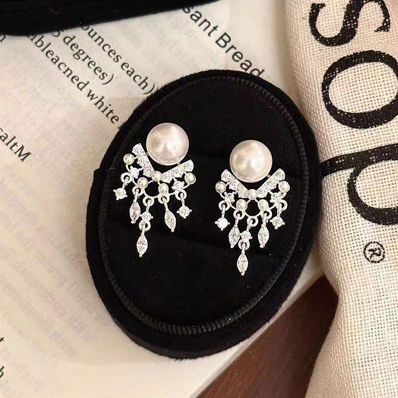 [Bead Optical Flow Su] Full Diamond Tassel Imitation Pearl Earrings French Retro Light Luxury High-end Temperament Exquisite Earrings