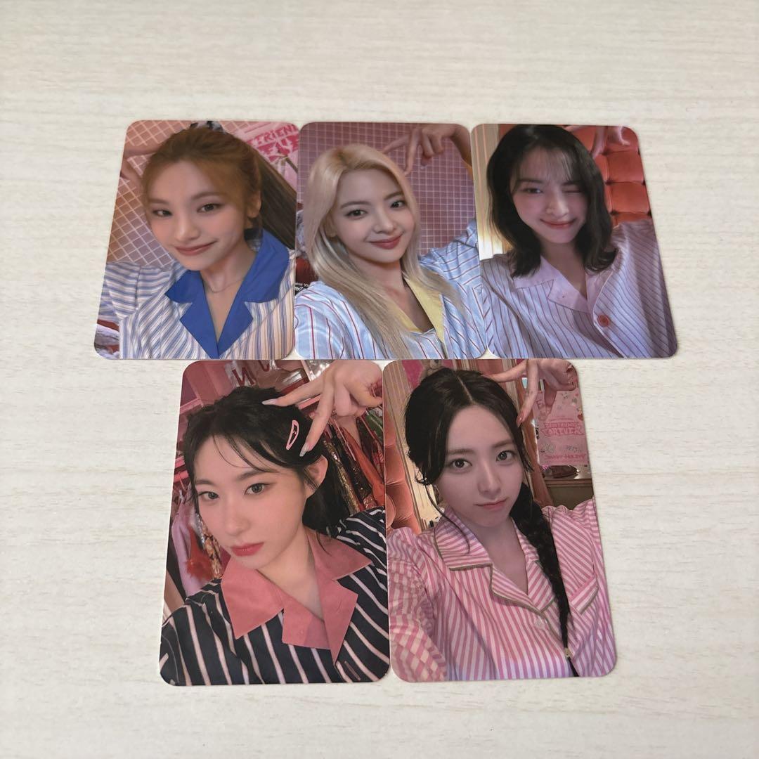 

[USED] ITZY trading cards Yeji, Lia, Ryujin, Chaeryeong, Yuna, Seagreen, JYP bonus