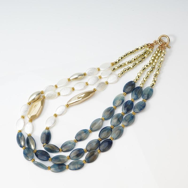 Beaded necklace with oval bead metal pendant - unique design choker королевский синий