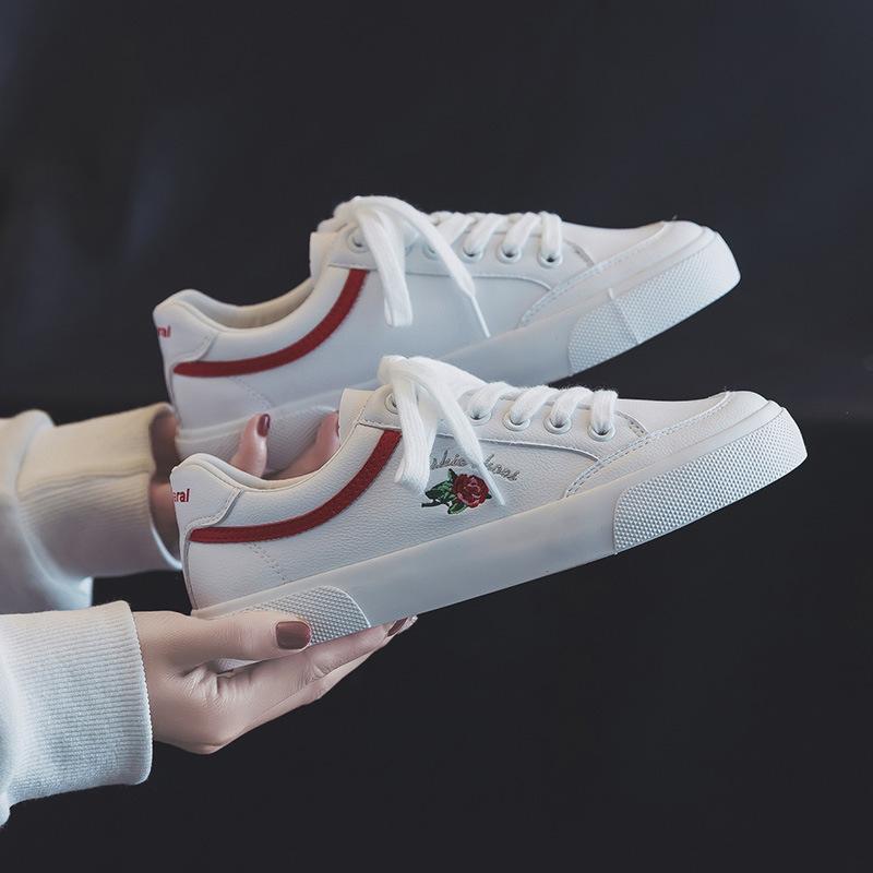 Autumn thin little white shoes women's new versatile leather flat white shoes soft baseplate shoes with skirt