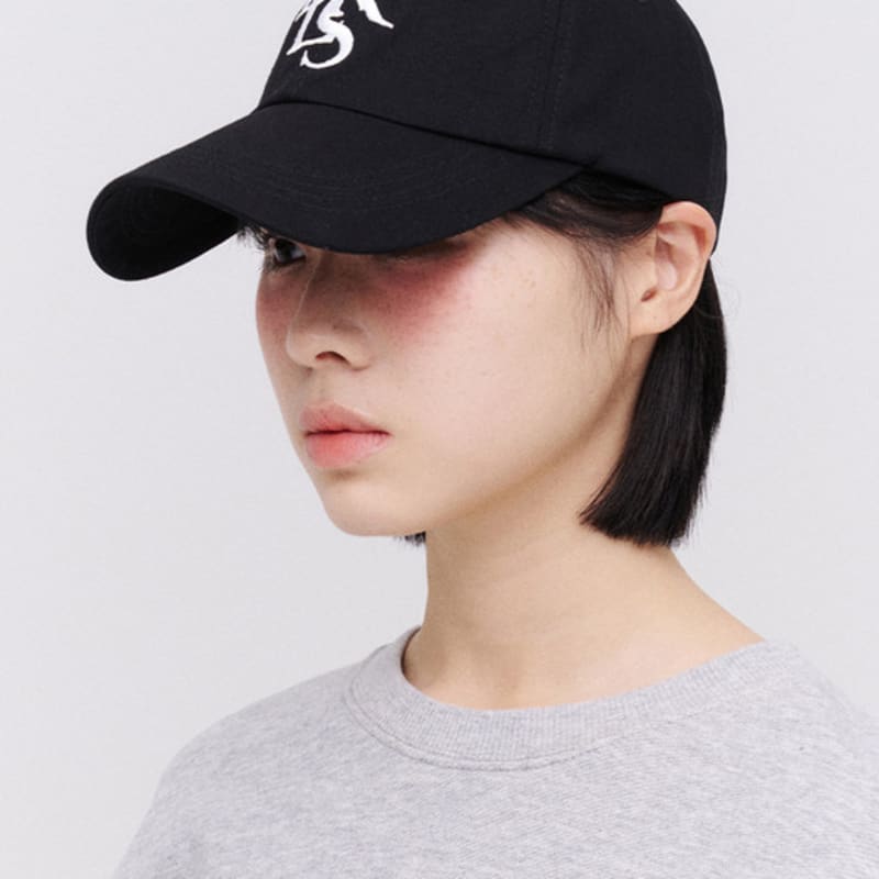 BLACK SANDS Symbol Chic Trip Embroidered Ball Cap_Black