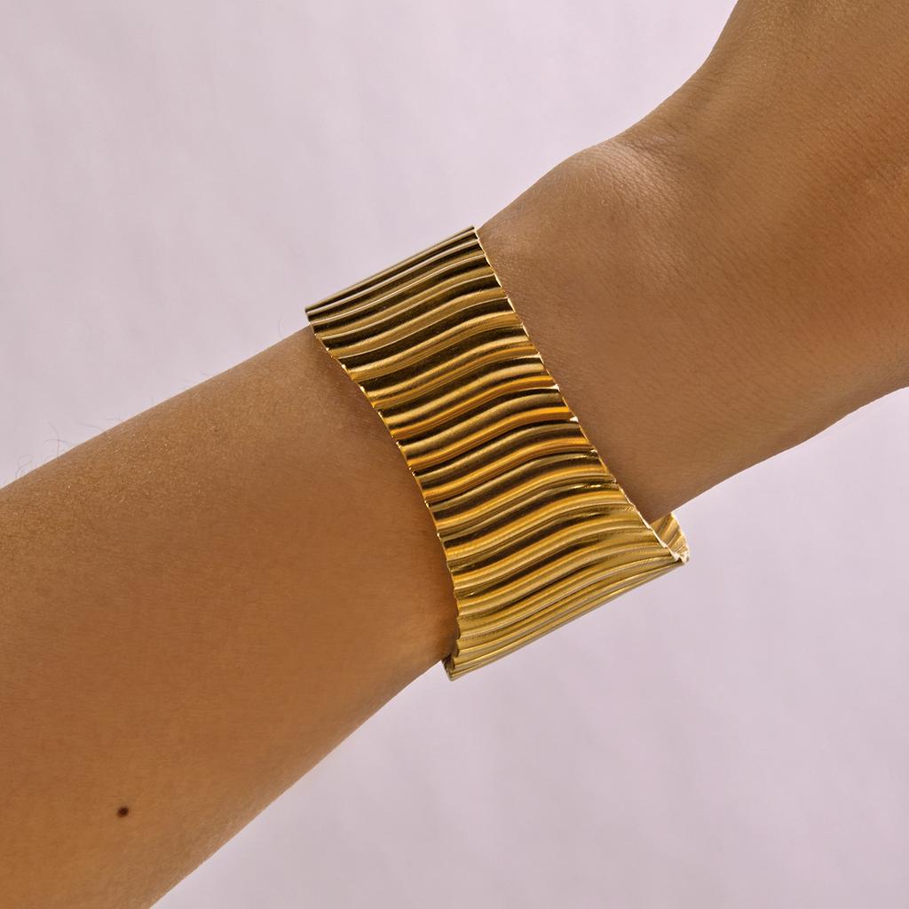Bold Vintage Wide Geometric Striped Stainless Steel Cuff Bangle for Women Sculptural Wavy Butterfly Bracelet Aesthetic Jewelry