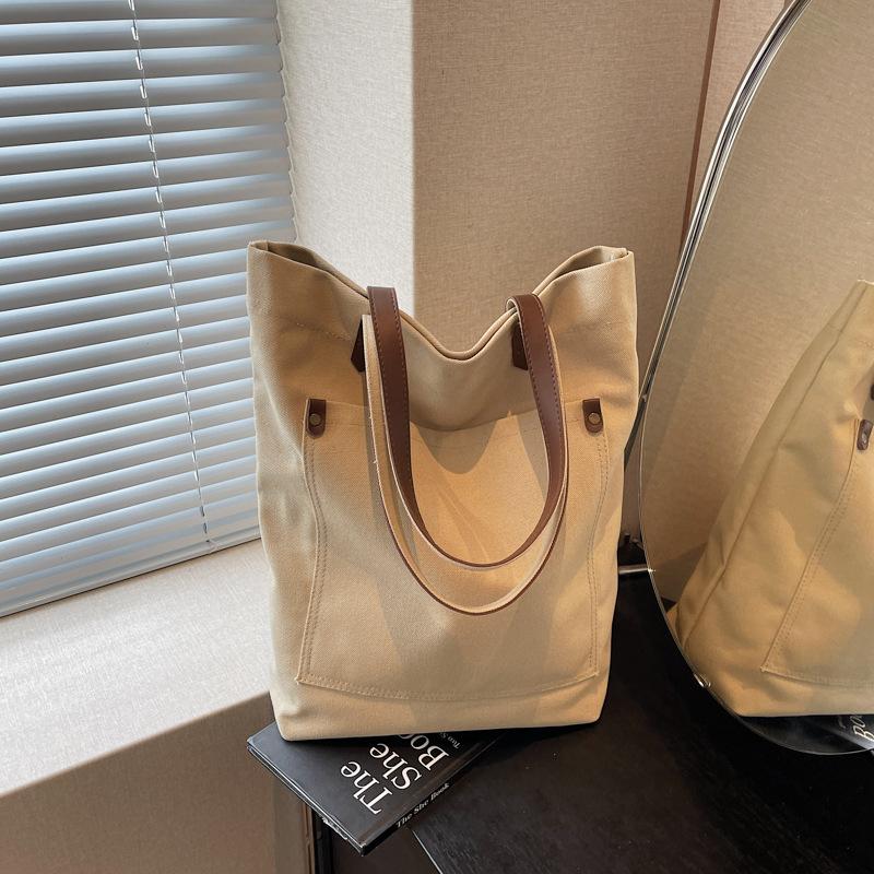 Large-capacity niche design women's bag tote bag casual Japanese fashion foreign style personalized Korean version of the new shoulder bag women