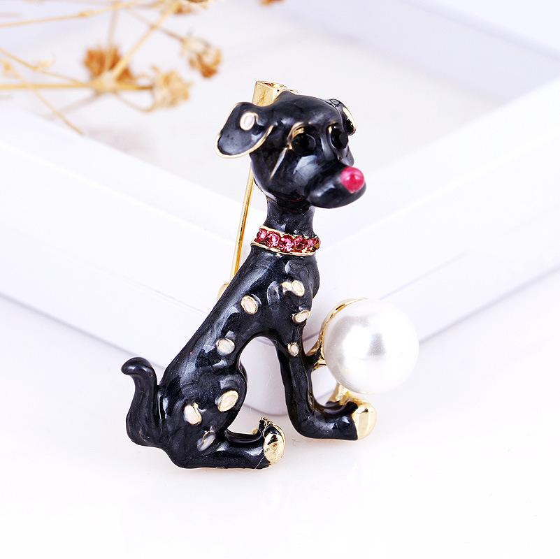 Cute Puppy Brooch Female Pearl Corsage Spotted Dog Year Budding Pet Scarf Pin Buckle The Year of The Zodiac Badge Long-Lasting Color Exquisite Brooch