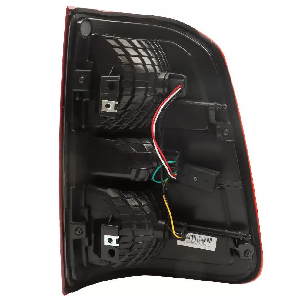 Black Bezel Halogen Tail Light for 2019-2023 Dodge Ram 1500 (68261577AE)