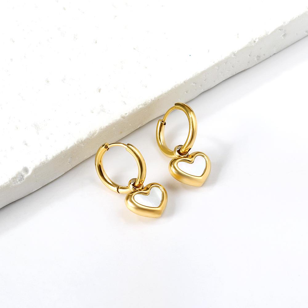 Minimalist Heart-Shaped Shell Earrings Luxury Elegant Stud Earrings Fashion Women Jewelry