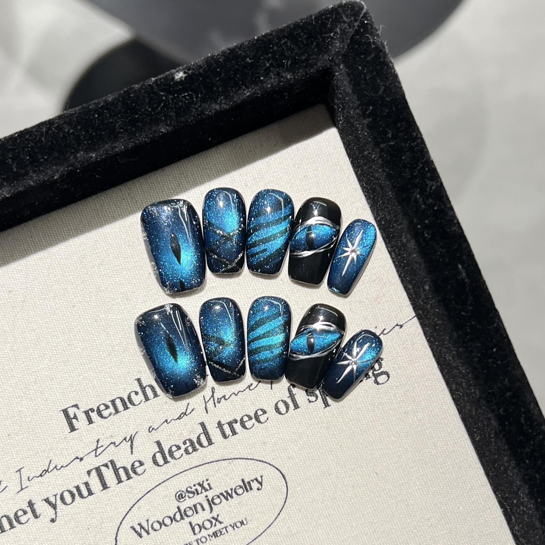 

Темно-синий кошачий глаз нейл-арт Large L