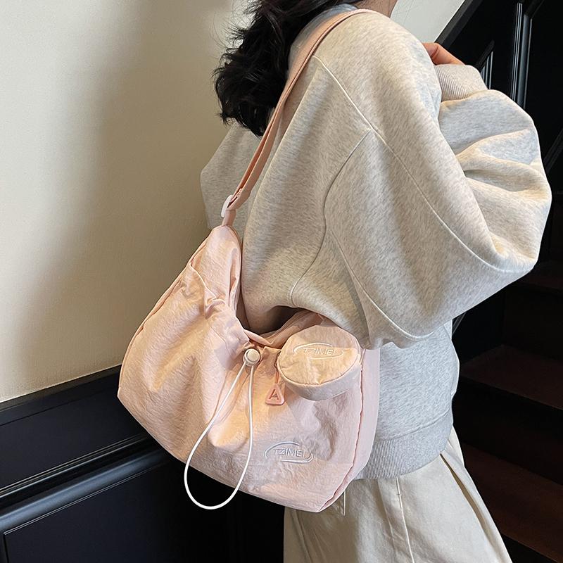 Large Capacity Nyl Cloth Ladies Crossbody Bag Candy Color Pleated Design Women's Shoulder Bag Portable String Female Handbags
