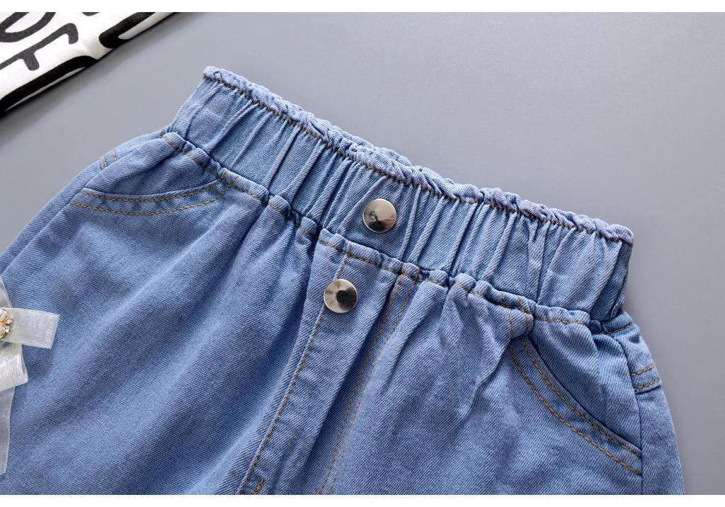 Disponibile: Pantaloncini di jeans da bambina 2025 - Nuovo stile per bambini e ragazzi, Capospalla sottile per bambine