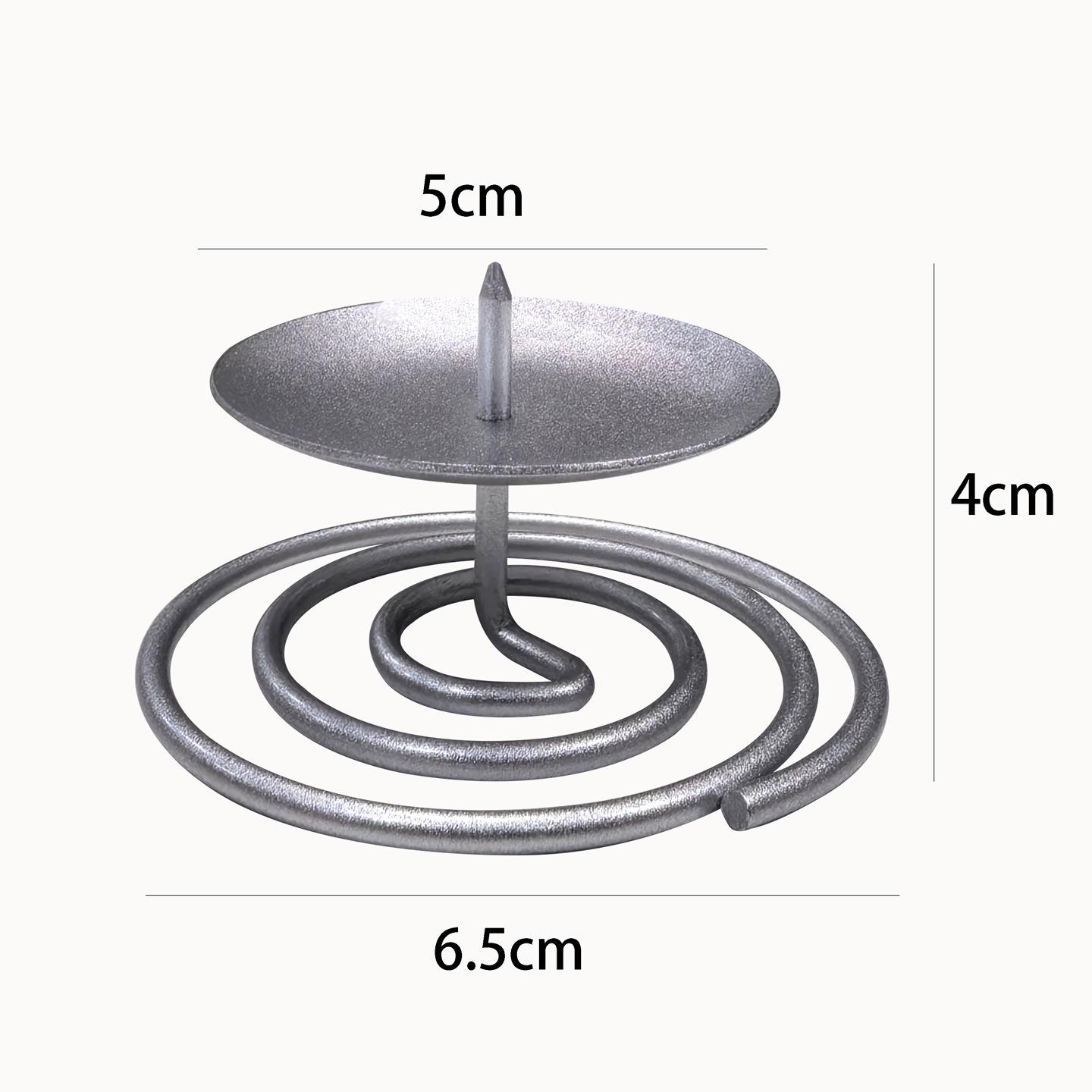 Creative Retro Metal Candle Holder - Decorative Ornament for Dining Table & Bedroom