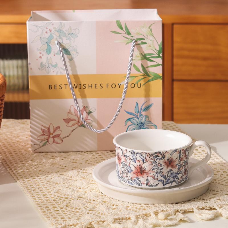 Medieval ceramic coffee cup and saucer set, high-end gift box, light luxury afternoon teacup, free gift for girls