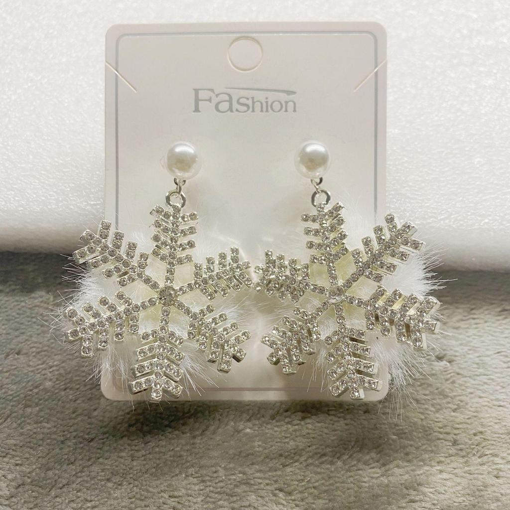 1Pair New Trend Element Earrings Temperament Senior Zircon Pearl Snowflake Earrings Princess Wind Stud Earrings Xmas