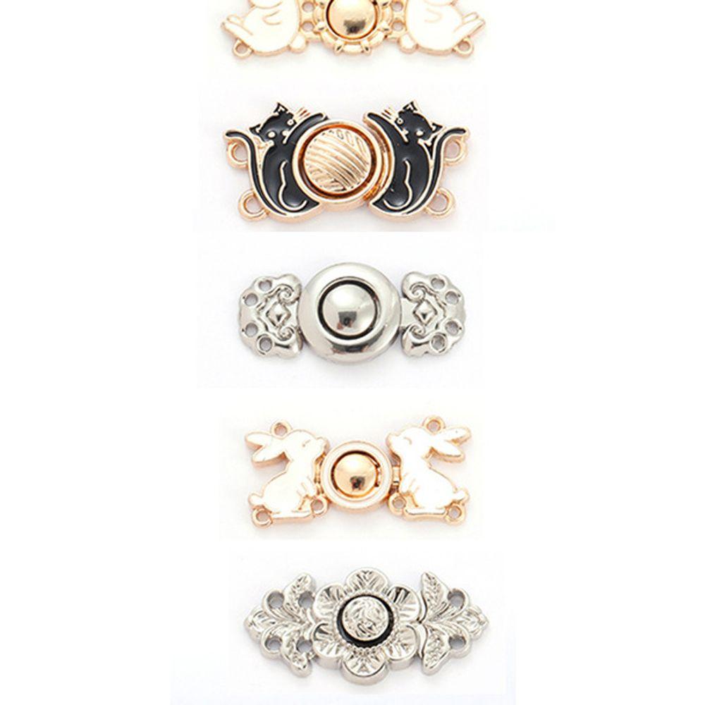 Fashion Jewelry Diasy Women Brooch Jeans Accessories Tightening Waistband Pin Anti-Exposure Brooch