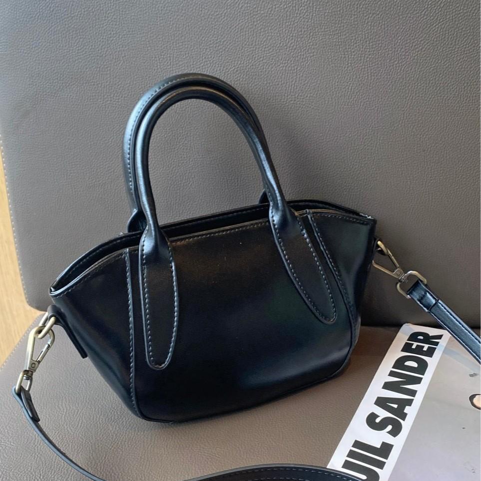 Premium First Layer Oil Wax Cowhide Single Shoulder Crossbody Dumpling Bag Wing Bag Texture Portable Commuter Bag Genuine Leather Women's Bag