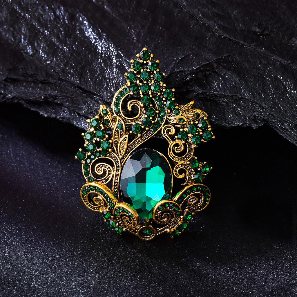 Broszka Premium w Stylu Retro Damskie Akcesoria do Sukienki Corsage Light Luxury Męski Metalowy Pin do Mocowania Krzyż Dekoracyjny Wisiorek