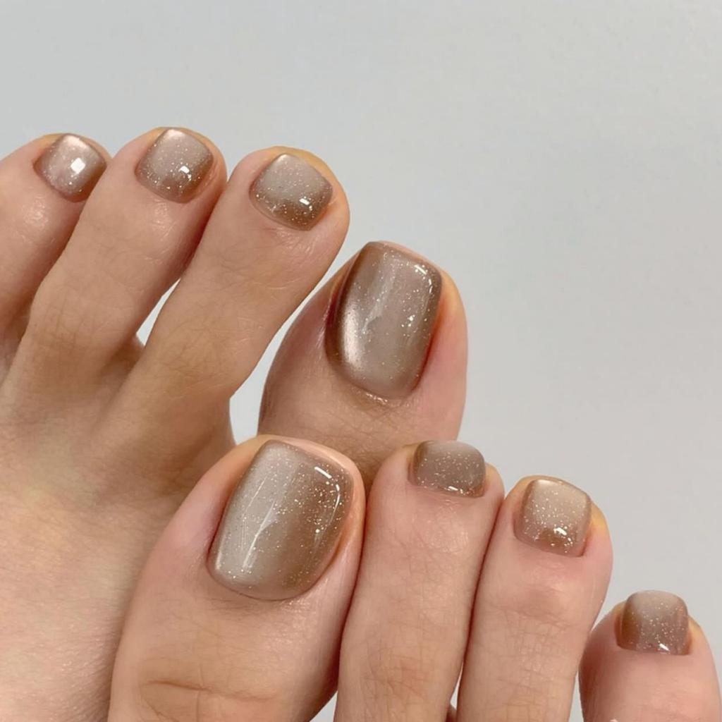 Stylish Pearlescent Nude Toenail Art Shiny Cat Eye Wearable Fake Toenails Chic Toe False Nail Detachable Press On Nail with Glue