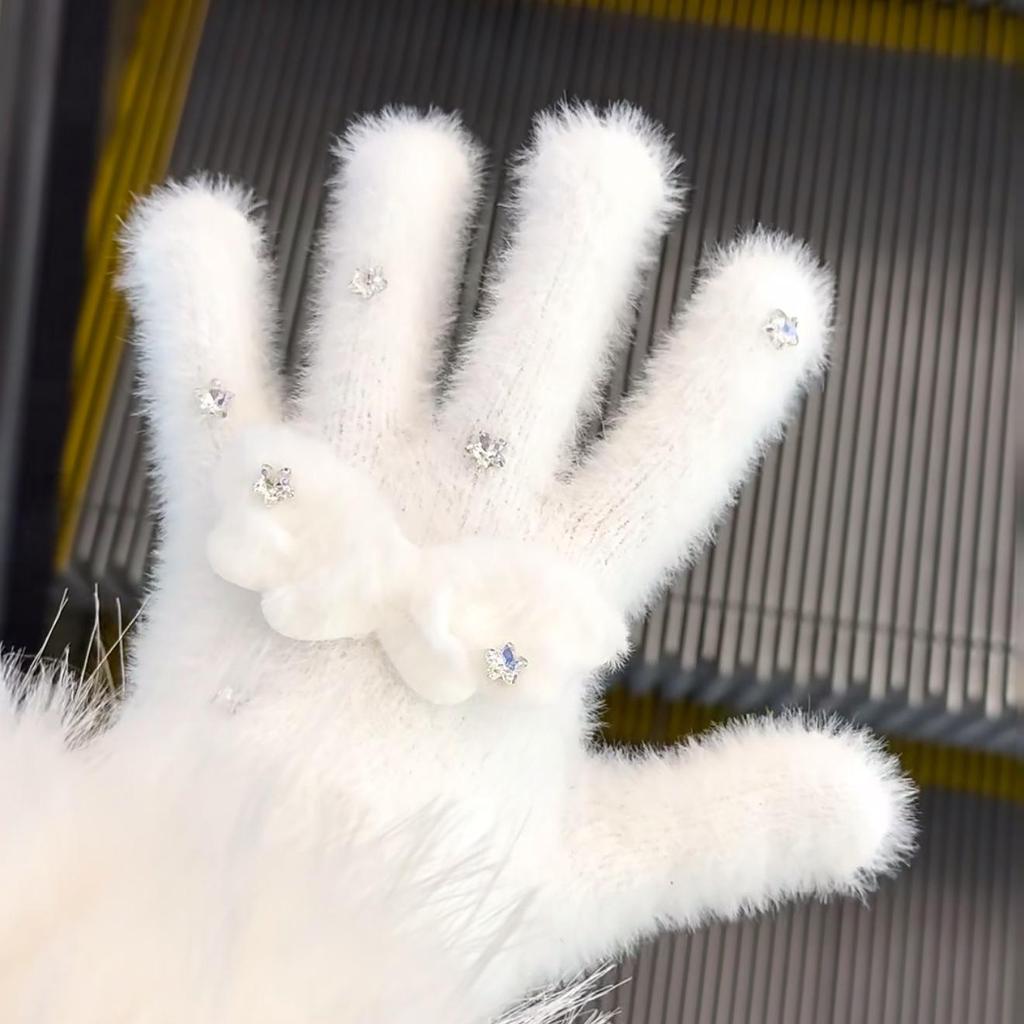 Women's Winter 2025 Retro Plaid Kitty Gloves: Warm Five-Finger Cycling Cold Protection