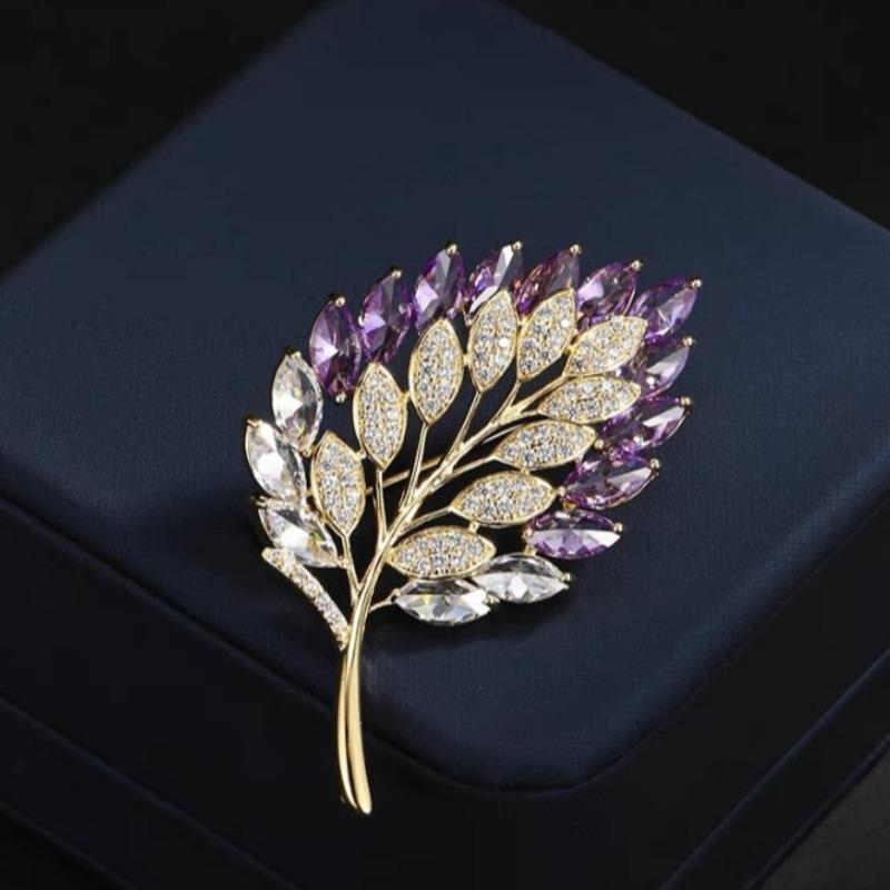 1 st Kvinnors Eleganta Romantiska Brosch Lila Blad Blomma Legering Kristall Växtbrosch Fest Födelsedag Smyckestillbehör
